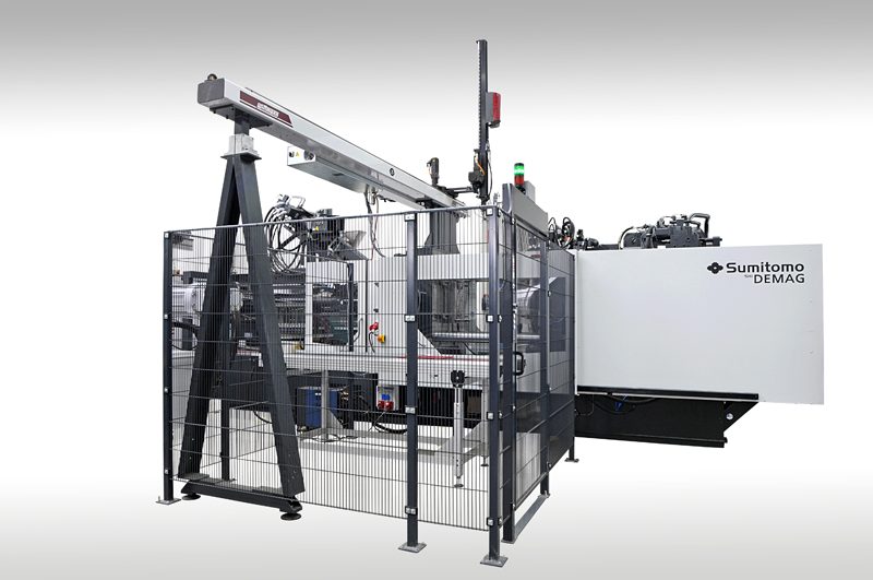 Spritzgießmaschine mit Linearroboter und Schutzeinhausung